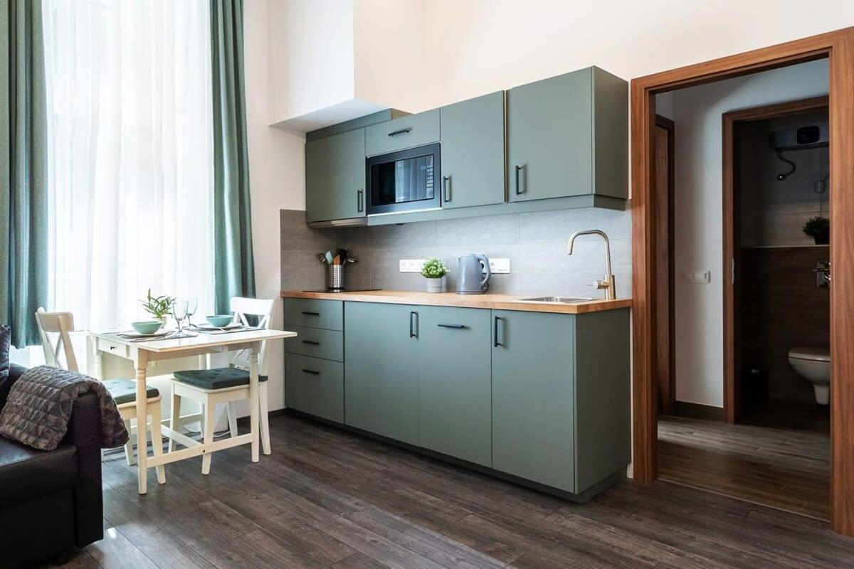 Comfy New Apartment At Castle Budapeste Exterior foto