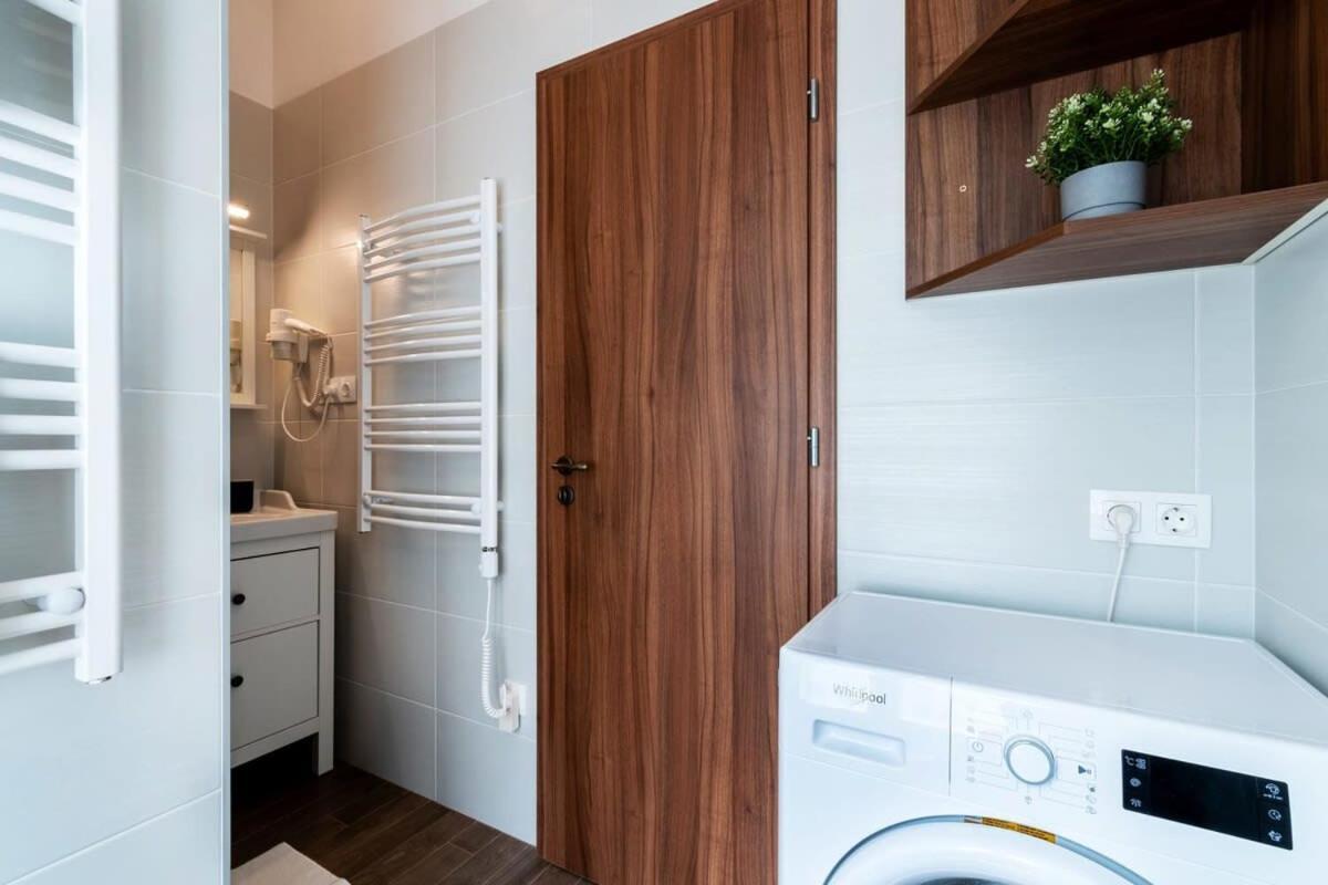 Comfy New Apartment At Castle Budapeste Exterior foto